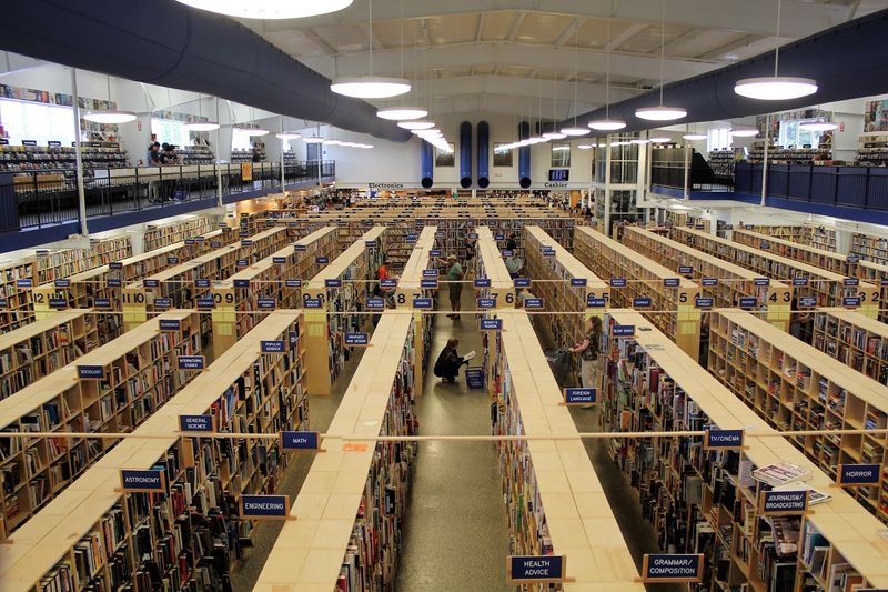 Tennessee's Most Irresistible Bookstores Are Made For Slow Browsing - Decor Hint McKay's, Nashville