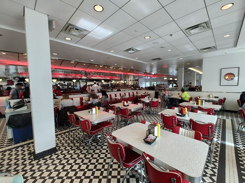 Sunliner Diner, Pigeon Forge