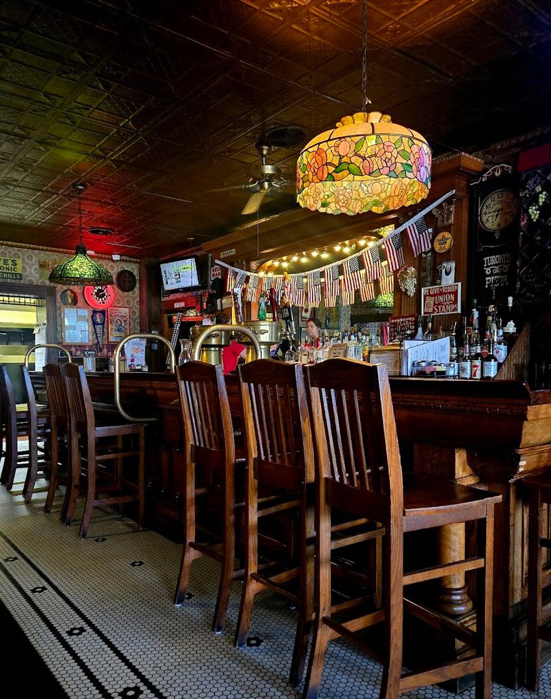 Turoni's Pizzery & Brewery (Main St.)
