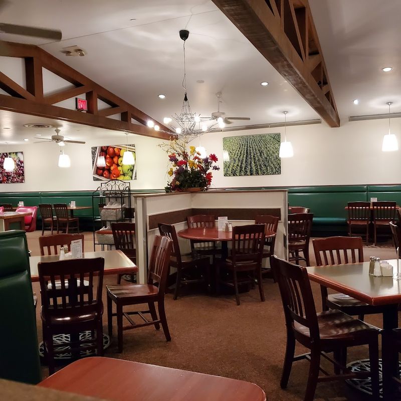 A Cozy Omaha Cafe With Diner Energy