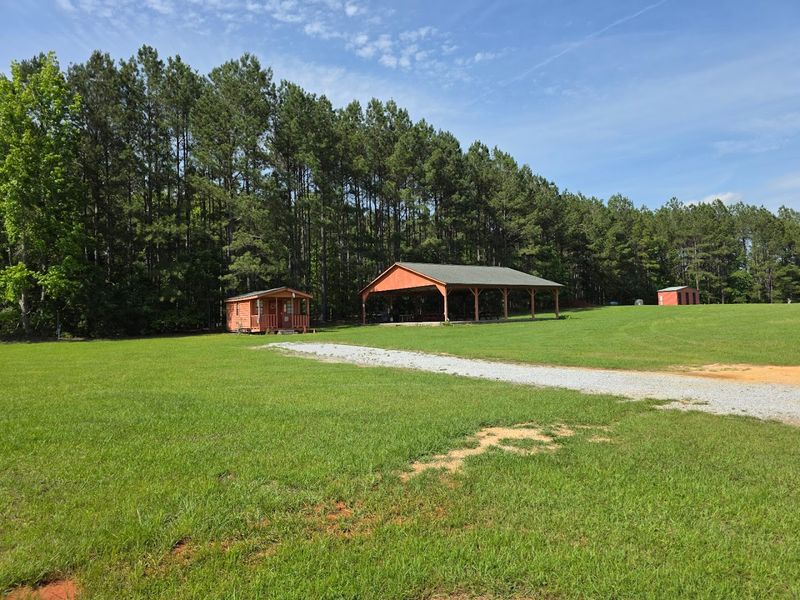 A Quiet And Spacious Retreat That Feels Far From Everyday Life