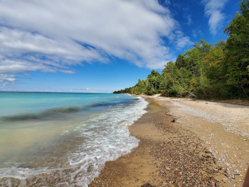 These 10 Michigan Beaches Are Made For Finding Petoskey Stones And Yooperlites - Decor Hint Fisherman's Island State Park, Charlevoix