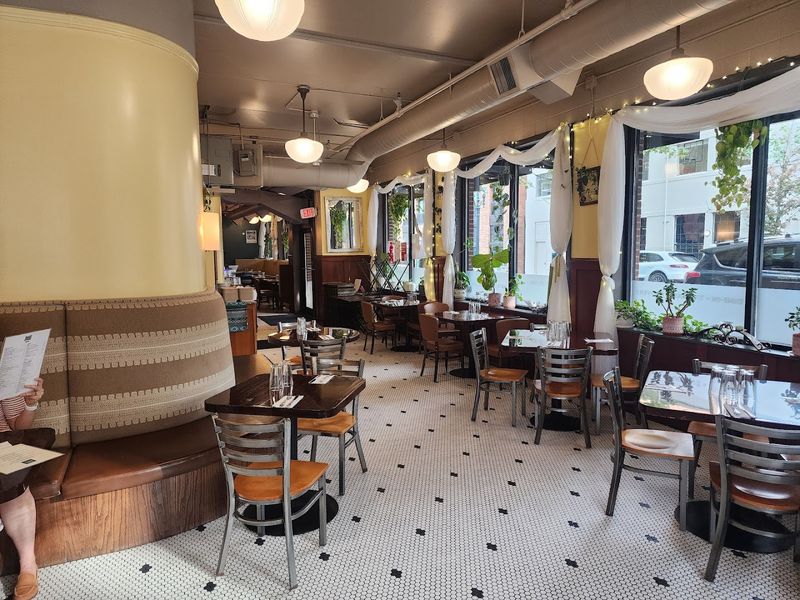 13 Oregon Restaurants That Prove Gluten-Free Dining Can Still Be Full Of Flavor - Decor Hint Verde Cocina En La Perla