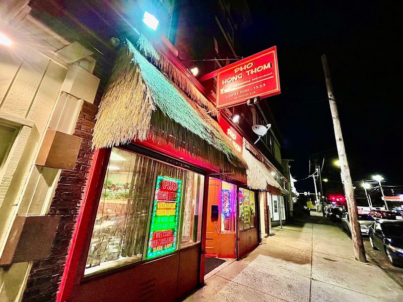 Pho Hong Thom, Bridgeport