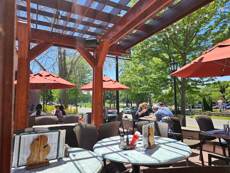 13 Michigan Outdoor Dining Spots Serve Incredible Meals And Stunning Scenery - Decor Hint Michigan On Main
