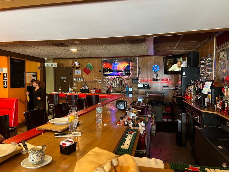 Avenue Bar & Grill, Naugatuck
