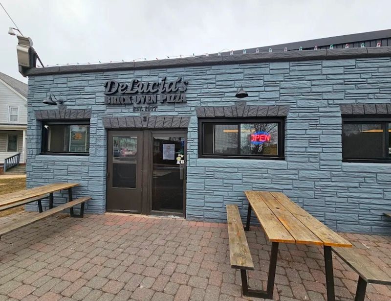 DeLucia's Brick Oven Pizza