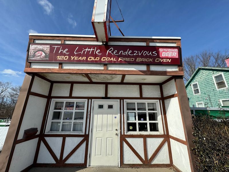Little Rendezvous, Meriden