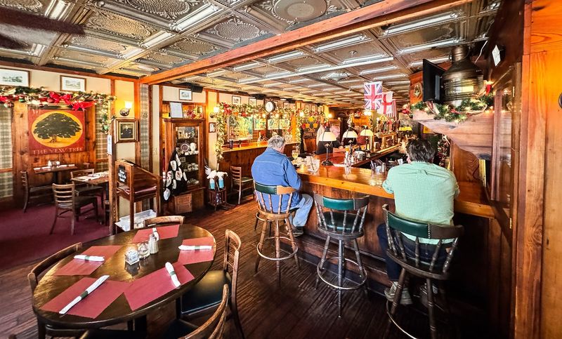 Six Pence Pub