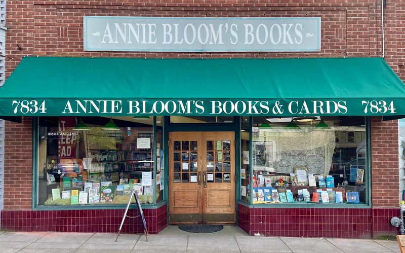 Annie Bloom's Books, Portland