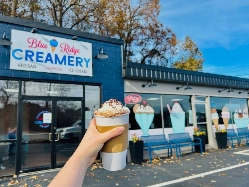 This North Georgia Creamery Makes Its Homemade Waffle Cones Fresh All Summer Long - Decor Hint Convenient Hours That Work For Late-Night Dessert Runs