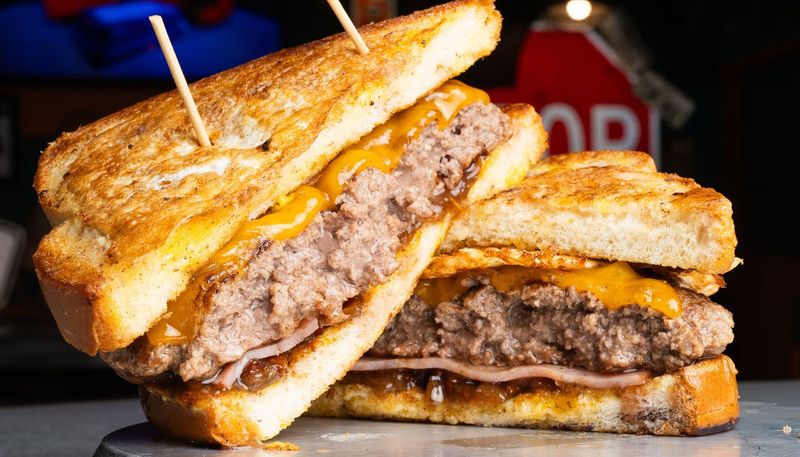 10 Nebraska Cheeseburgers So Tasty You'll Be Craving Them For Days - Decor Hint Sickies Garage Burgers & Brews