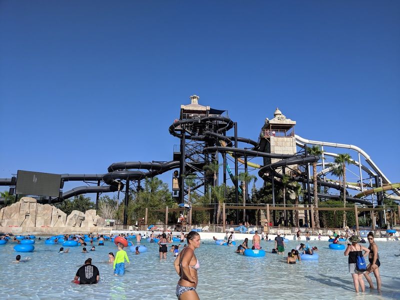 9 California Lazy River And Tubing Spots That Feel Like A Summer Escape Without Leaving The State - Decor Hint Six Flags Hurricane Harbor Los Angeles, River Cruise, Valencia / Santa Clarita