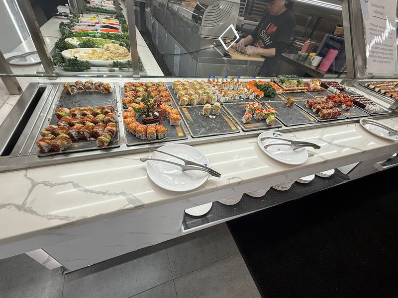 Lunch Hours Can Make The Feast Feel More Budget-Friendly