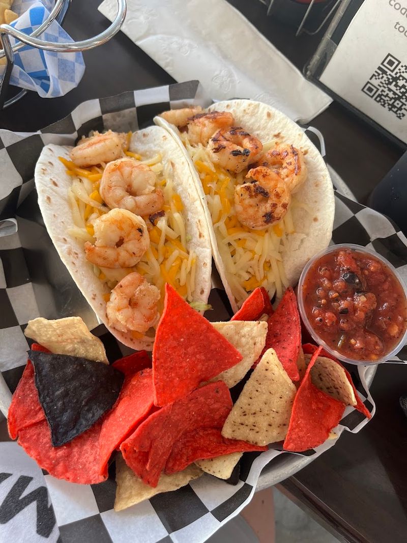 10 Minnesota Small-Town Restaurants Where The Food Is Worth The Drive - Decor Hint Slippery's