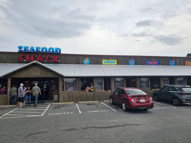 Small-Town Prices Make This North Carolina Shack Feel Refreshing