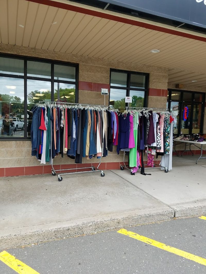 10 Lesser-Known Connecticut Thrift Shops Filled With Vintage Treasures - Decor Hint Uptown Consignment, Southington