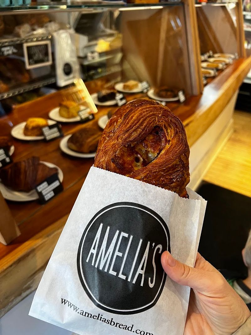 14 Indiana Bakeries That Locals Keep Recommending Again And Again - Decor Hint Amelia's Bakery