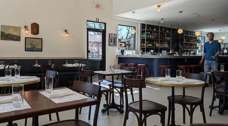 These 12 Kentucky Restaurants Have Built Their Entire Reputation On One Perfect Chowder - Decor Hint Franny's Seafood