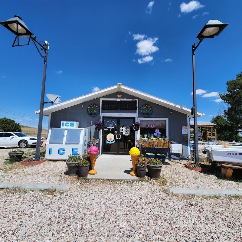 12 Nebraska Restaurants Where The View Makes Dinner Feel Like An Occasion - Decor Hint Lakefront Express, Lemoyne
