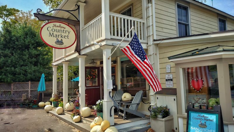 9 Old-Fashioned Connecticut General Stores That Feel Frozen In Time - Decor Hint Hadlyme Country Market, Hadlyme