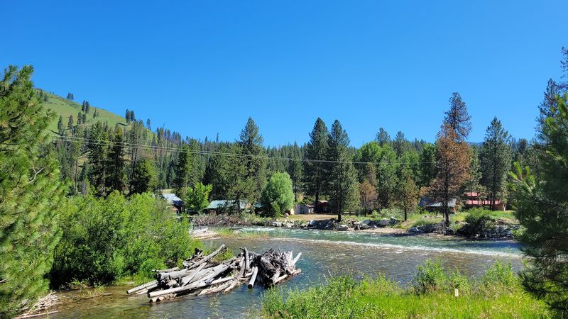 SouthFork Lodge Payette River Tubing