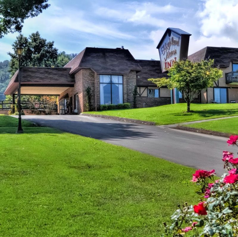 These 11 Peaceful Tennessee Towns Feel Like Simpler Times - Decor Hint Townsend, Blount County