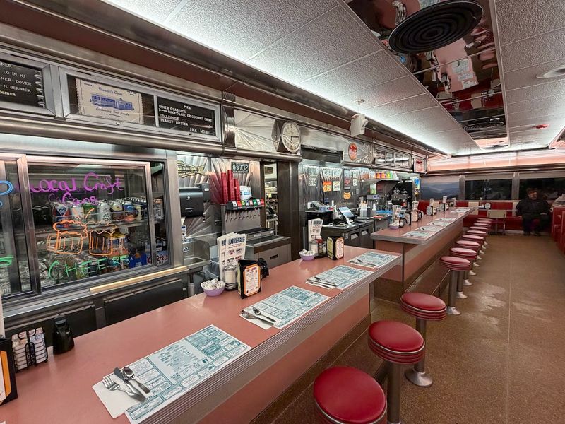 These 10 New Hampshire Diners Are Loved For Homemade Pies - Decor Hint Lincoln Diner
