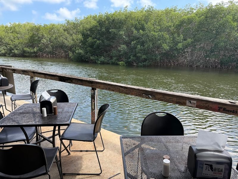 10 No-Frills Seafood Shacks In Florida That Are Totally Worth The Trip - Decor Hint Alabama Jack's, Key Largo