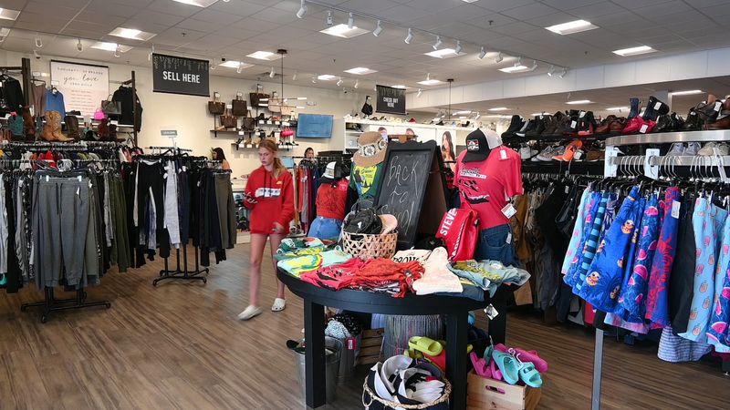Selling Your Old Clothes Here Is Surprisingly Straightforward