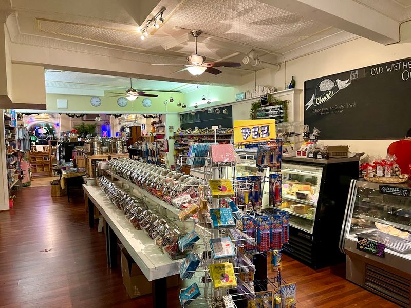 9 Old-Fashioned Connecticut General Stores That Feel Frozen In Time - Decor Hint Old Wethersfield Country Store, Wethersfield