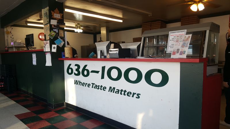 10 West Virginia Pizza Spots That Don't Look Like Much But Keep Drawing Crowds - Decor Hint Darren's Pizza Shack, Elkins