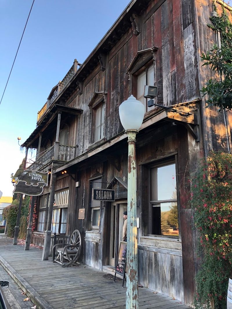This One-Stoplight California Town Feels Like A Tiny Weekend Escape With Big Culinary Charm - Decor Hint The One-Stoplight Scale Is Part Of The Magic