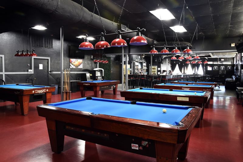 Rack Em Up Sports Bar And Lounge