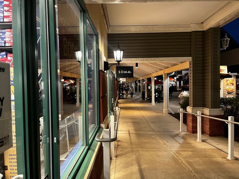 One Connecticut Shopping Destination Feels Practically Endless - Decor Hint Parking, Access, And Getting There