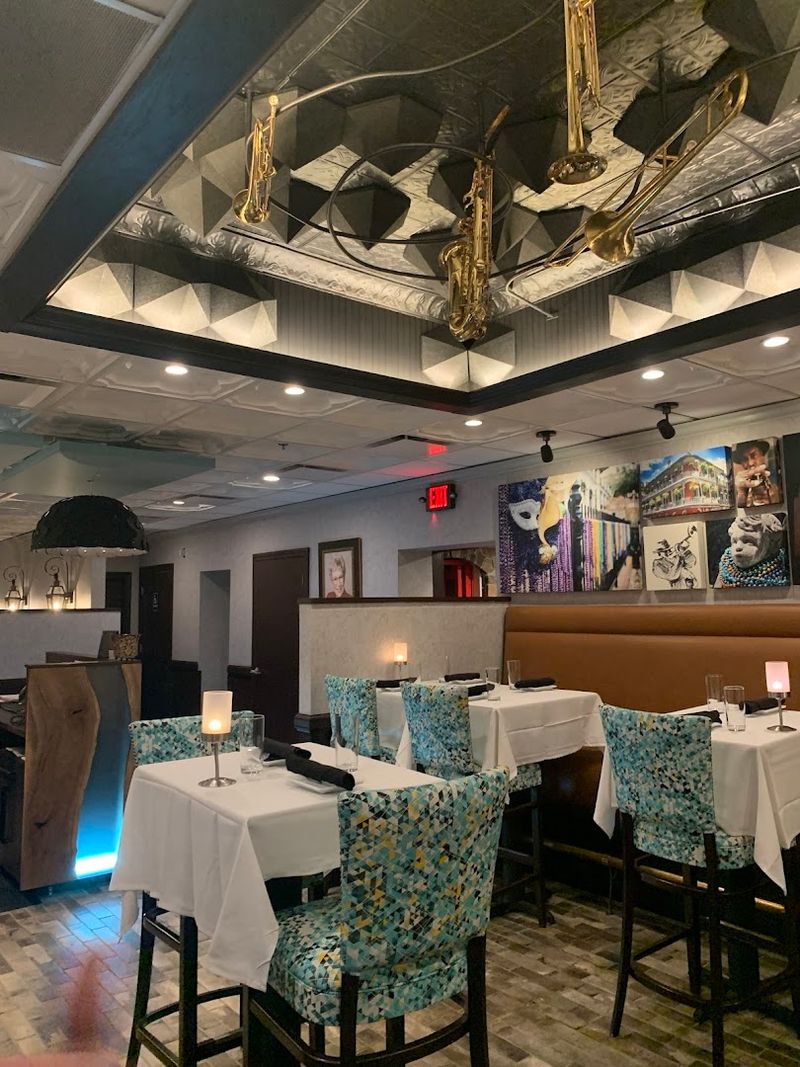 This Connecticut Steakhouse Packs Massive Flavor Into Every Single Steak - Decor Hint An Atmosphere Worth Dressing For