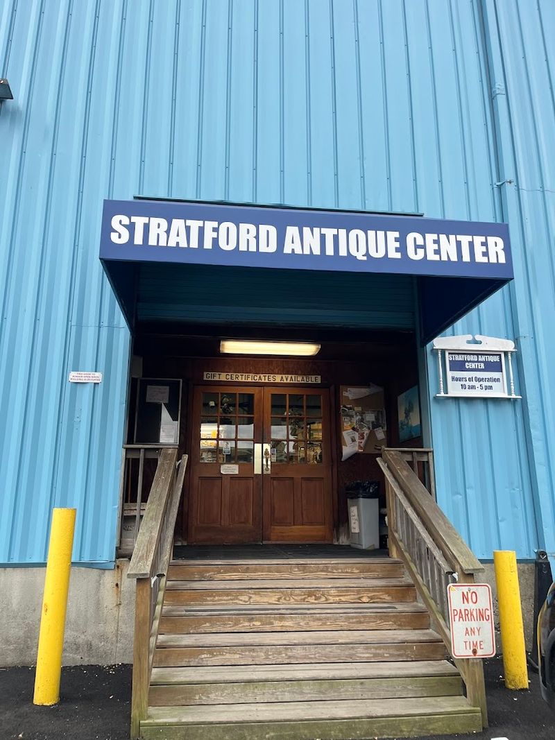 Shoppers Can Lose Hours Hunting For Vintage Treasures At This Huge Connecticut Antique Center - Decor Hint A Huge Stratford Treasure Hunt