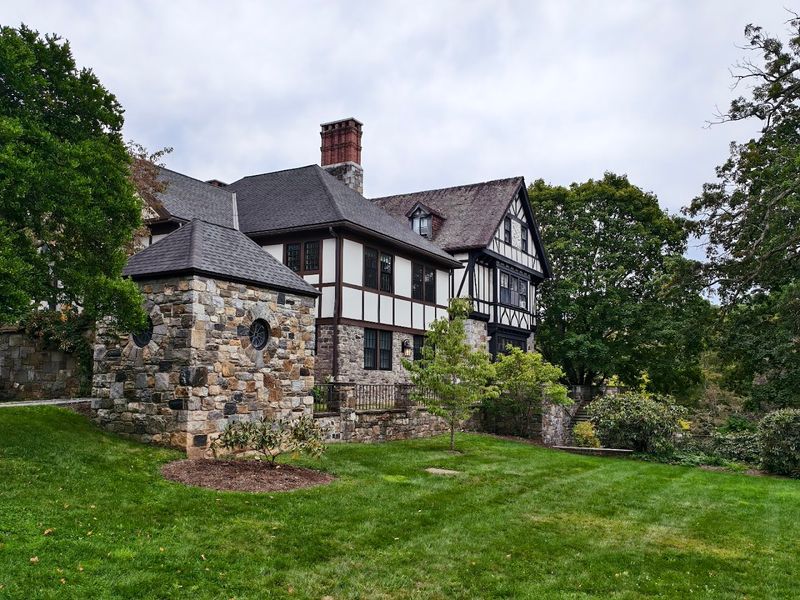 The Peaceful Small Town In Connecticut That's Ideal For A Weekend Drive - Decor Hint Why Locals Love Wandering Here