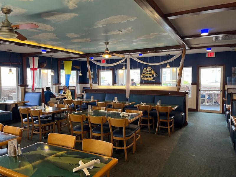 Connecticut Diners Are Talking About The Crispy Fried Shrimp At This Local Spot - Decor Hint East Haven's Easygoing Stop