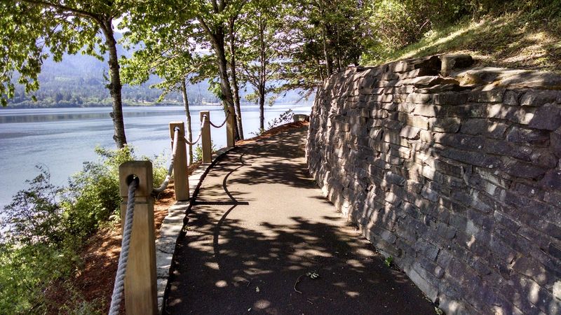 The Dreamy Town In Washington That's Perfect For Slow Living And Fresh Air - Decor Hint Walking The Stevenson Waterfront