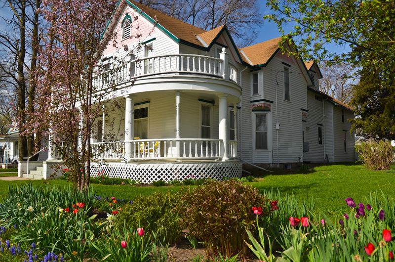 Stay Somewhere That Keeps The Story Going