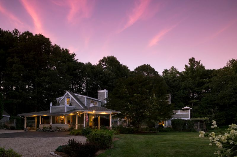 A Restful Escape Near Mystic Country