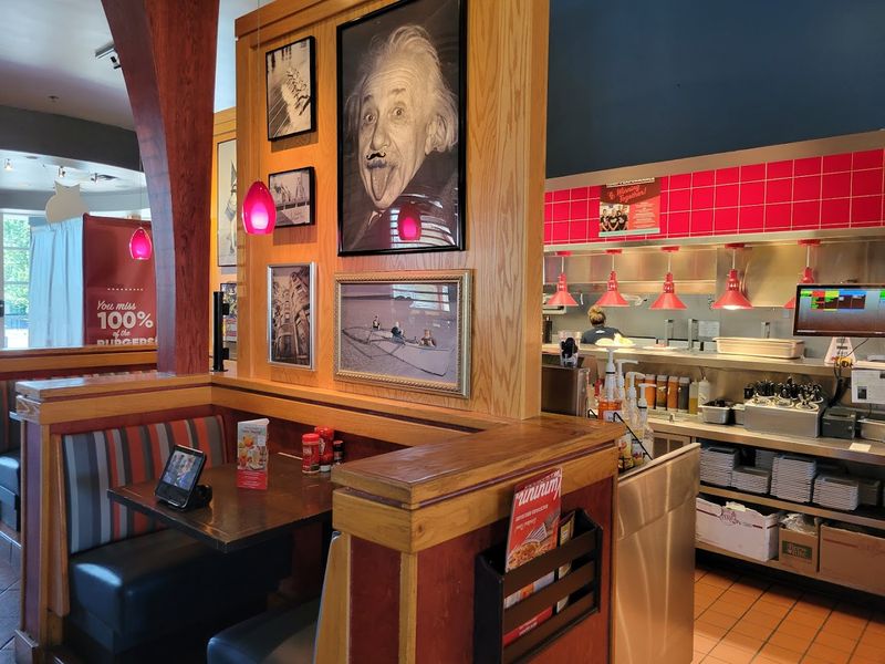 Red Robin Gourmet Burgers And Brews, Columbus