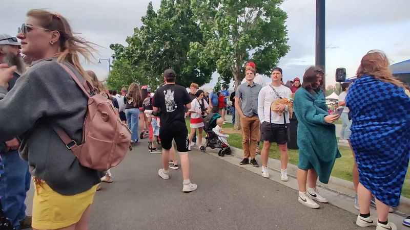 Food Trucks Make Waiting For Dark Way More Fun