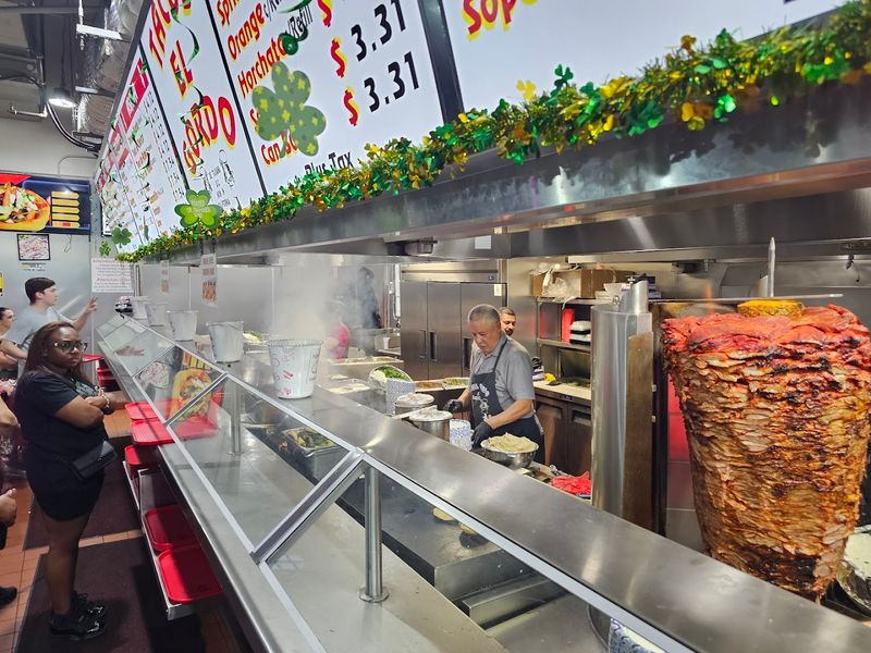 12 California Dining Spots Where The Homemade Salsa Keeps People Coming Back - Decor Hint Tacos El Gordo, San Diego