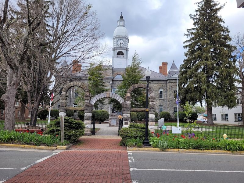 Retiring On $1,200 A Month Is Realistic In These 10 Virginia Cities - Decor Hint Pulaski