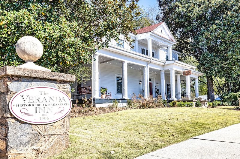 The Iconic Veranda Historic Bed And Breakfast