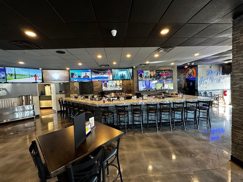 Dave's Sports Bar And Grill