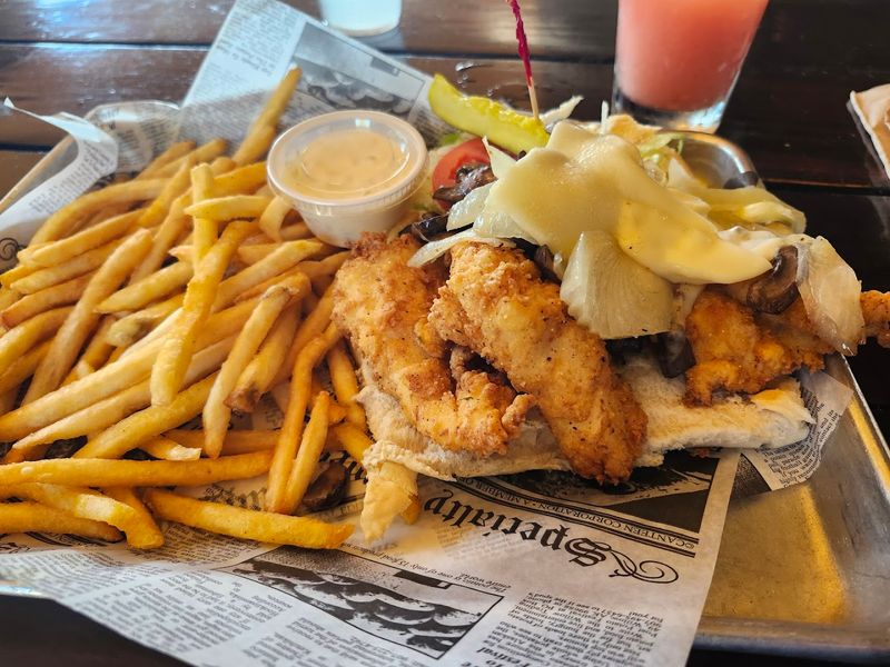 10 No-Frills Seafood Shacks In Florida That Are Totally Worth The Trip - Decor Hint Hogfish Bar & Grill, Stock Island