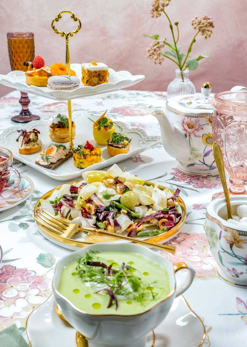 Order A Full Tea Experience Instead Of Just A Cup
